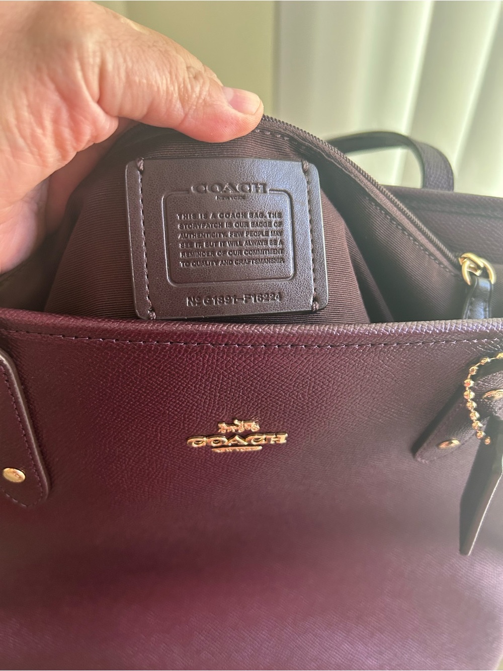 Coach Shimmery Purple Station Tote, gold hardware, original hang tag! - Picture 4 of 8